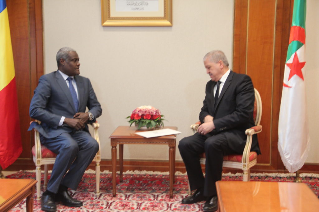 Tchad : Moussa Faki Mahamat reçu successivement par Ramtane Lamamra ministre algérien des Affaires Étrangères et le grand Sherpa du gouvernement Abdelmalek Sellal