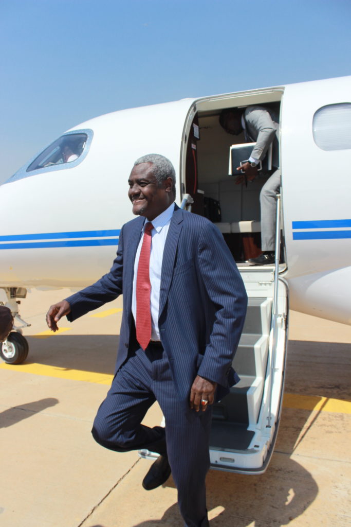 Exclusif – Tchad- Présidence Union africaine : Le candidat, Moussa Faki Mahamat, Ministre des Affaires Étrangères dit tout à Confidentiel Afrique.