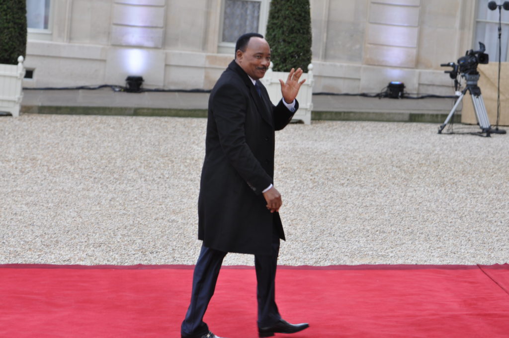 Éditorial dans Confidentiel Afrique Hors SÉRIE- Spécial Niger 92 pages : Issoufou Mahamadou, l’insubmersible