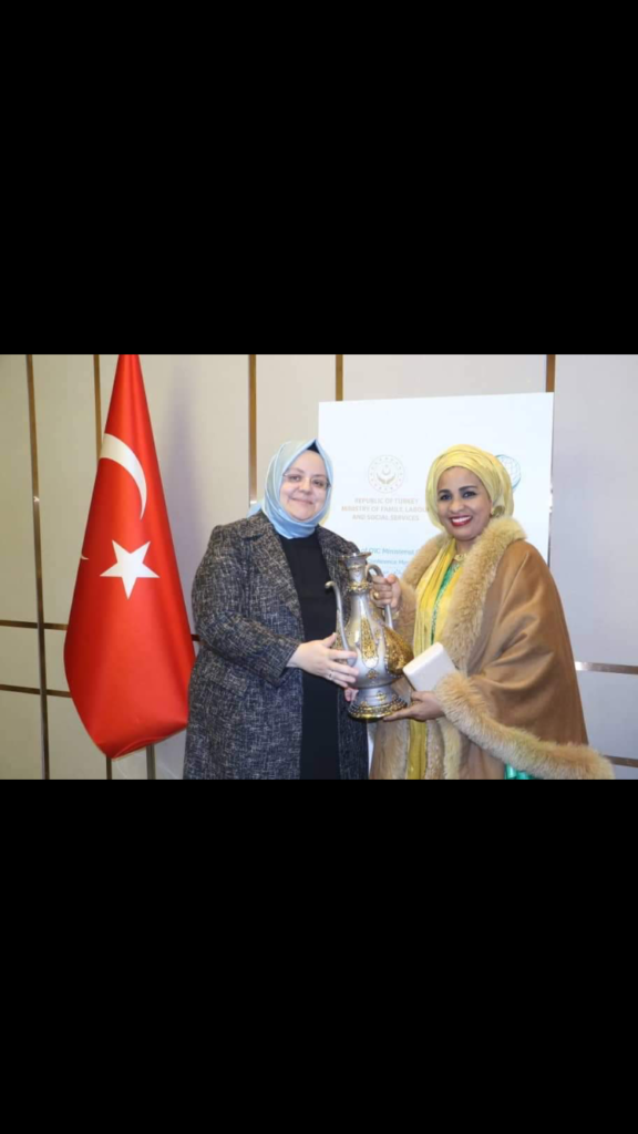 Niger: La Première Dame Dr Lalla Malika Issoufou, en véritable guest-star à la Conférence de l’OCI sur le Développement Social qui se tient à Istanbul en Turquie