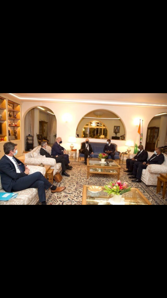 Côte d’Ivoire: Les diplomates accrédités à Abidjan inquiets, le voyage de Yves LeDrian chez OUATTARA cache un malaise sur une éventuelle candidature du Président. EXCLUSIF